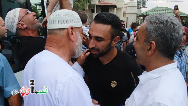 كفرقاسم -فيديو : حجا مبرور وسعيا مشكورا .. حجاج حافلة الحاج احمد الصوص تصل البلدة بسلام ودموع الفرح تغمر الجميع 